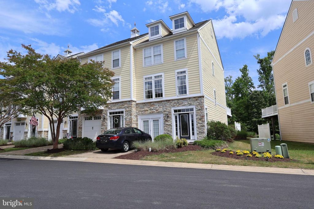701 MONROE POINT, Colonial Beach, VA 22443
