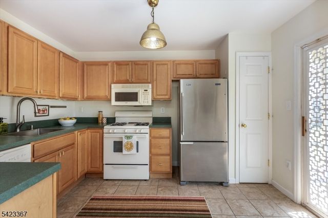 52 Greenbrook Dr 52, Bloomfield Twp., NJ 07003