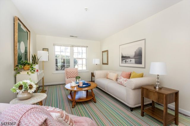 52 Greenbrook Dr 52, Bloomfield Twp., NJ 07003