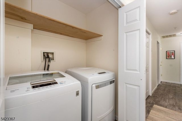 52 Greenbrook Dr 52, Bloomfield Twp., NJ 07003