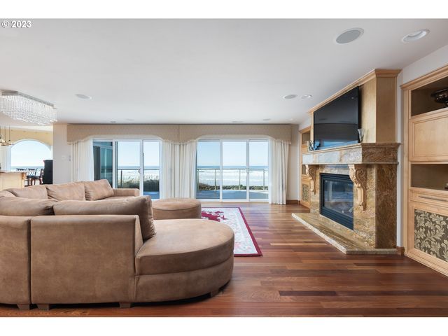 3775 HIGHWAY 101 N, Yachats, OR 97498