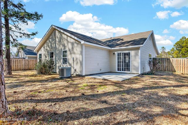 409 Blue Pennant Court, Sneads Ferry, NC 28460