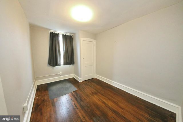 211 E CLINTON AVE, Oaklyn, NJ 08107