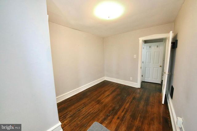 211 E CLINTON AVE, Oaklyn, NJ 08107