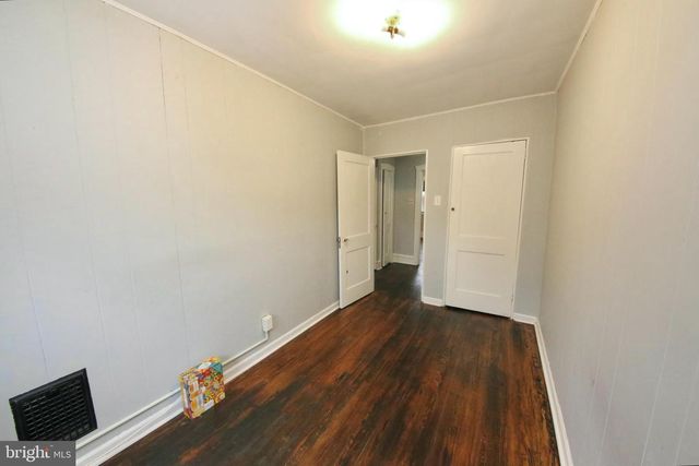 211 E CLINTON AVE, Oaklyn, NJ 08107