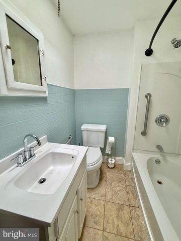 211 E CLINTON AVE, Oaklyn, NJ 08107