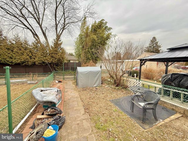 211 E CLINTON AVE, Oaklyn, NJ 08107