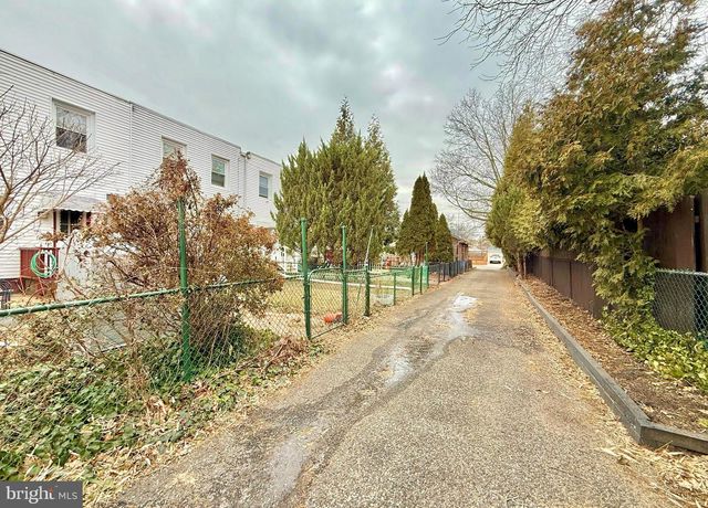 211 E CLINTON AVE, Oaklyn, NJ 08107