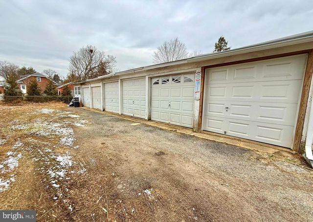 211 E CLINTON AVE, Oaklyn, NJ 08107