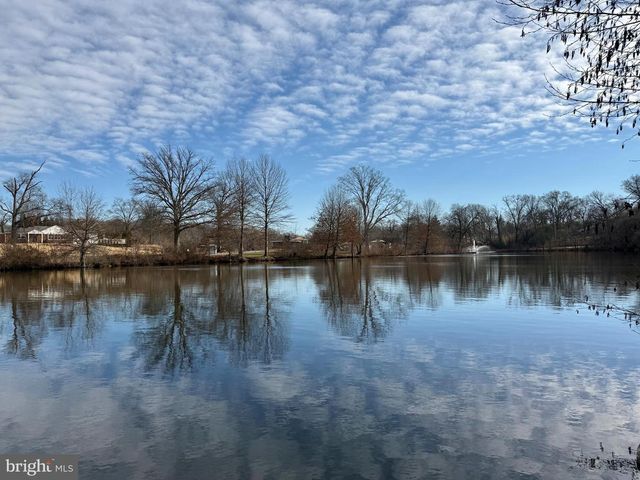 211 E CLINTON AVE, Oaklyn, NJ 08107