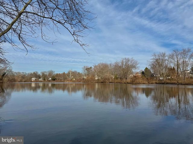 211 E CLINTON AVE, Oaklyn, NJ 08107