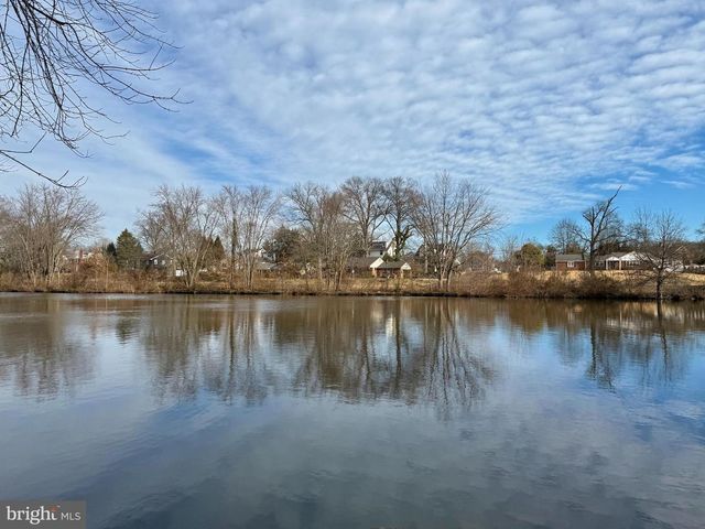 211 E CLINTON AVE, Oaklyn, NJ 08107