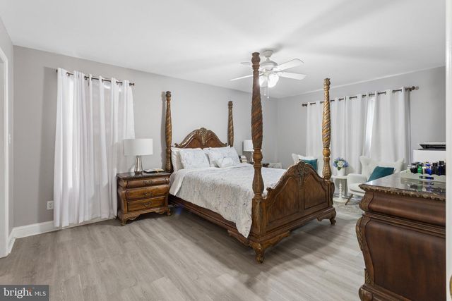 531 MANOR RD, Beverly, NJ 08010