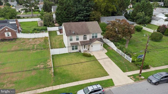 531 MANOR RD, Beverly, NJ 08010