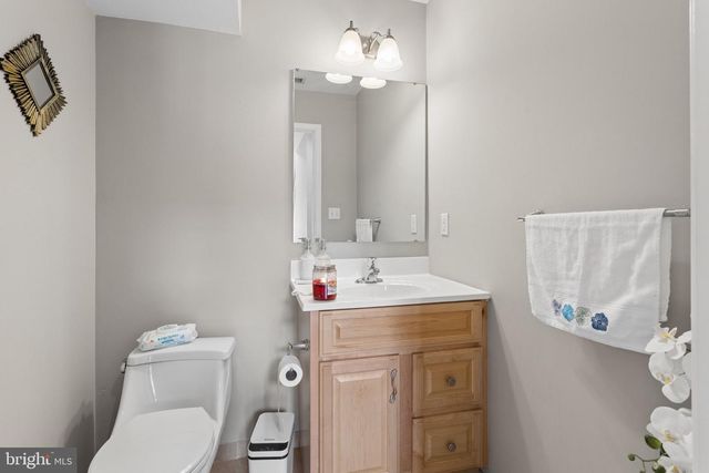 531 MANOR RD, Beverly, NJ 08010