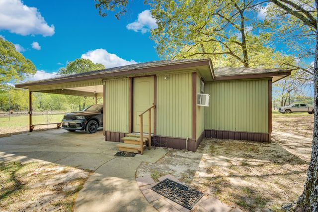 321 Rs County Road 3310, Emory, TX 75440