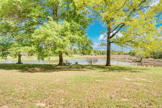 321 Rs County Road 3310, Emory, TX 75440