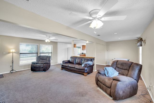 321 Rs County Road 3310, Emory, TX 75440