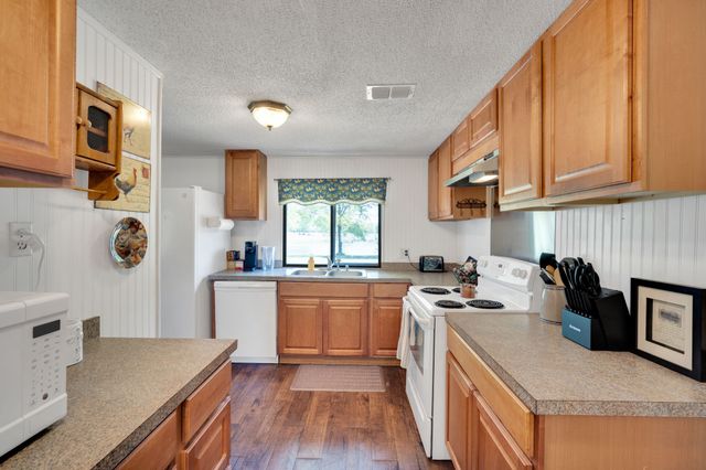 321 Rs County Road 3310, Emory, TX 75440