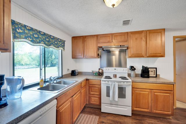 321 Rs County Road 3310, Emory, TX 75440