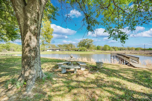 321 Rs County Road 3310, Emory, TX 75440