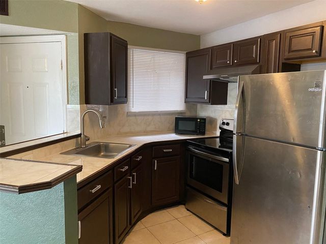 1916 LAKE ATRIUMS CIRCLE 28, Orlando, FL 32839