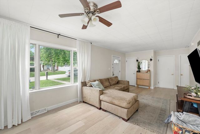 9868 145th Street, Orland Park, IL 60462