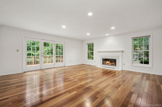 4 Annes Wood Lane, Mount Kisco, NY 10549
