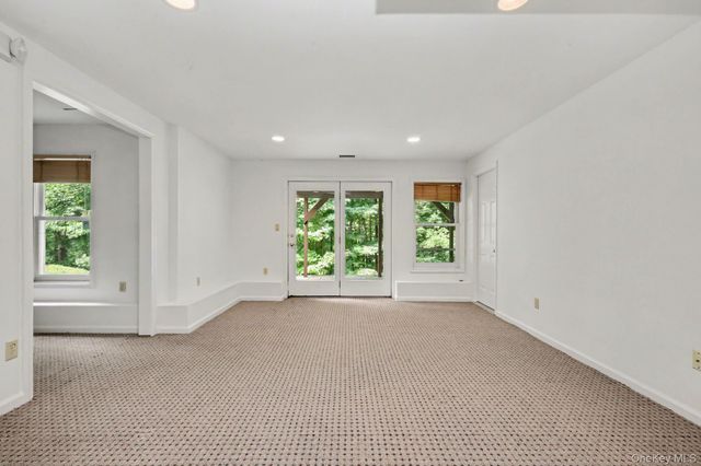 4 Annes Wood Lane, Mount Kisco, NY 10549