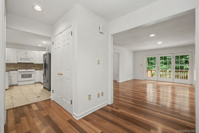 4 Annes Wood Lane, Mount Kisco, NY 10549