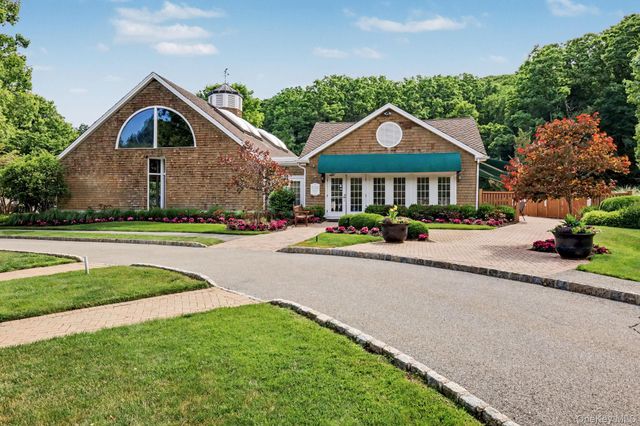 4 Annes Wood Lane, Mount Kisco, NY 10549