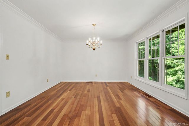 4 Annes Wood Lane, Mount Kisco, NY 10549