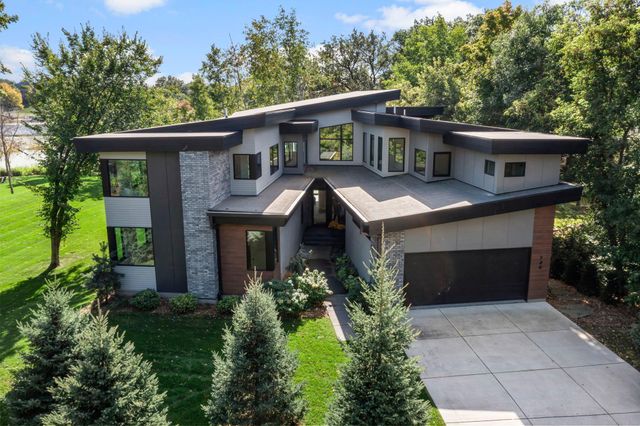 746 Peninsula Point Road, Shakopee, MN 55379