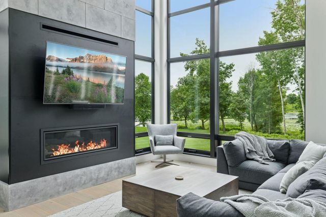 746 Peninsula Point Road, Shakopee, MN 55379