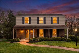 2421 Rolling Farms Road, Shaler, PA 15116