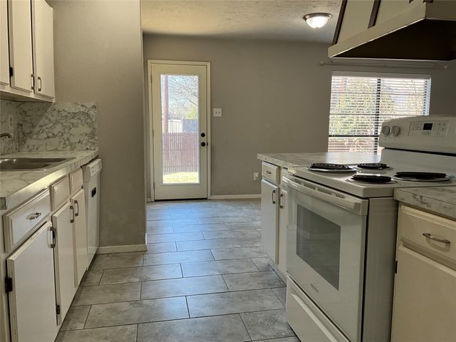 122 W Way Drive, Allen, TX 75002