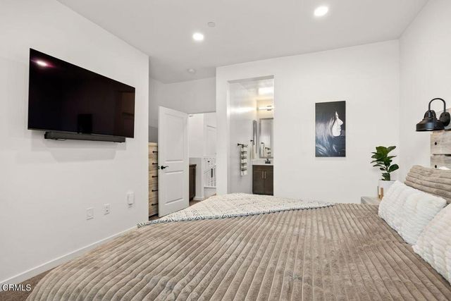 1536 E Thompson Boulevard, Ventura, CA 93001