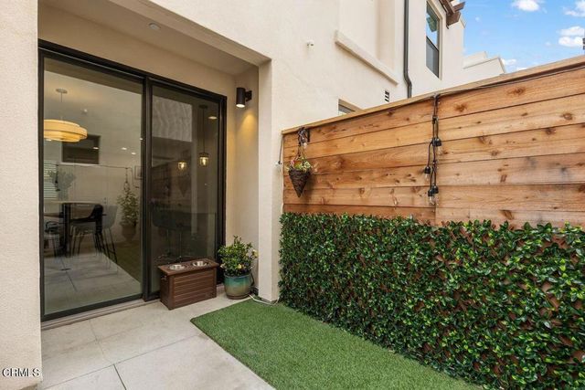1536 E Thompson Boulevard, Ventura, CA 93001