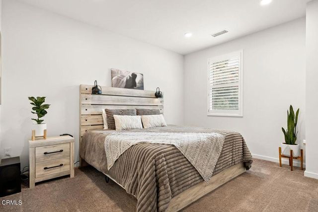 1536 E Thompson Boulevard, Ventura, CA 93001