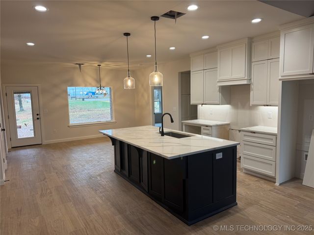 1461 N Angus, Tahlequah, OK 74464