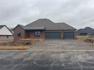 1461 N Angus, Tahlequah, OK 74464