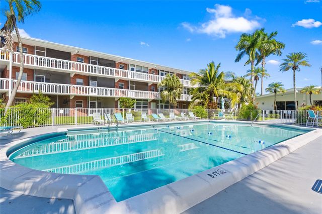 161 NE 10th Avenue 3B, Hallandale Beach, FL 33009