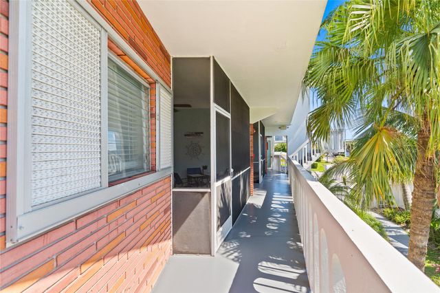 161 NE 10th Avenue 3B, Hallandale Beach, FL 33009