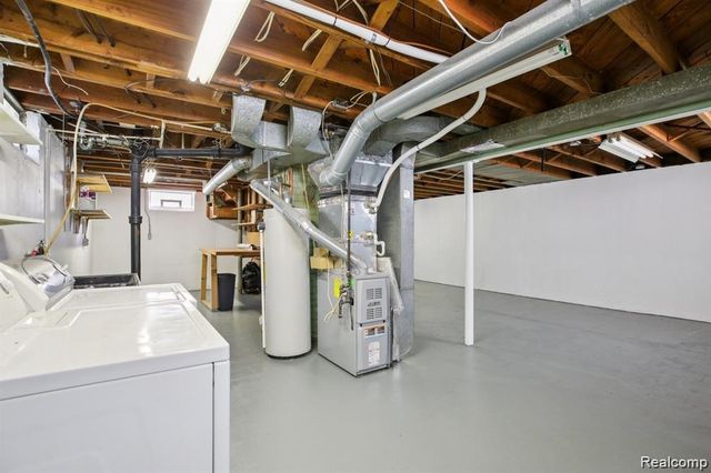 553 E Annabelle Avenue, Hazel Park, MI 48030