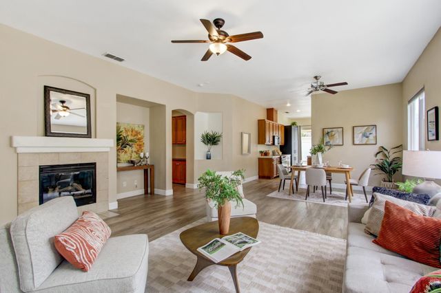 6032 ROSWITHA Ct, Sacramento, CA 95608