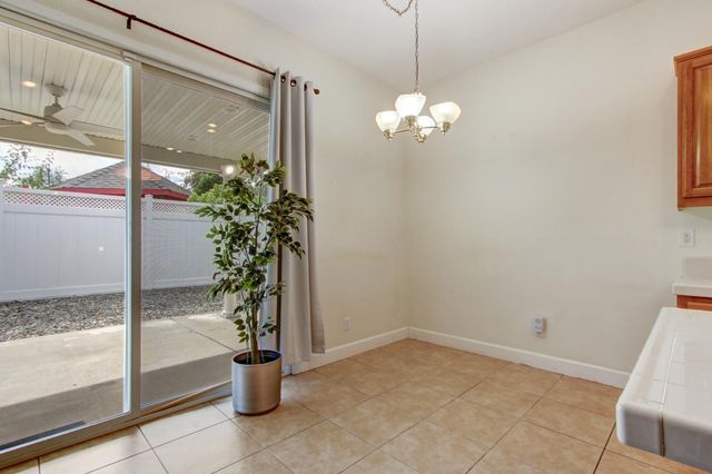 6032 ROSWITHA Ct, Sacramento, CA 95608