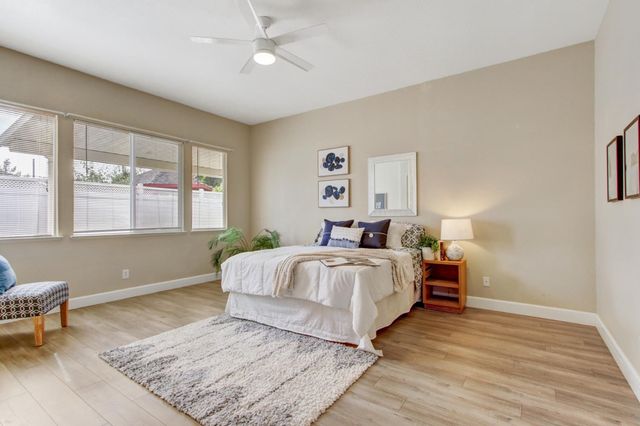 6032 ROSWITHA Ct, Sacramento, CA 95608