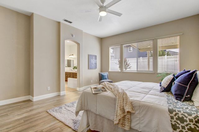 6032 ROSWITHA Ct, Sacramento, CA 95608
