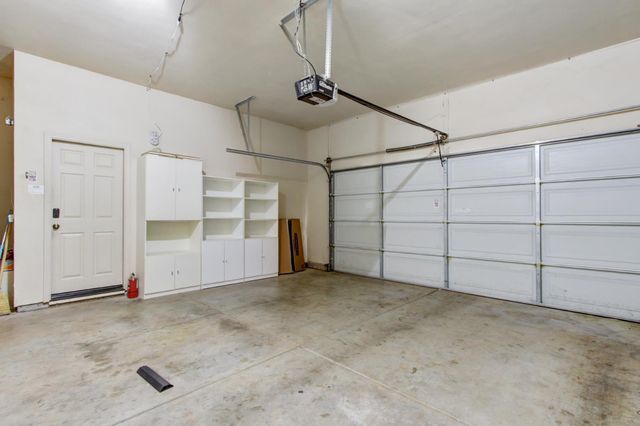 6032 ROSWITHA Ct, Sacramento, CA 95608
