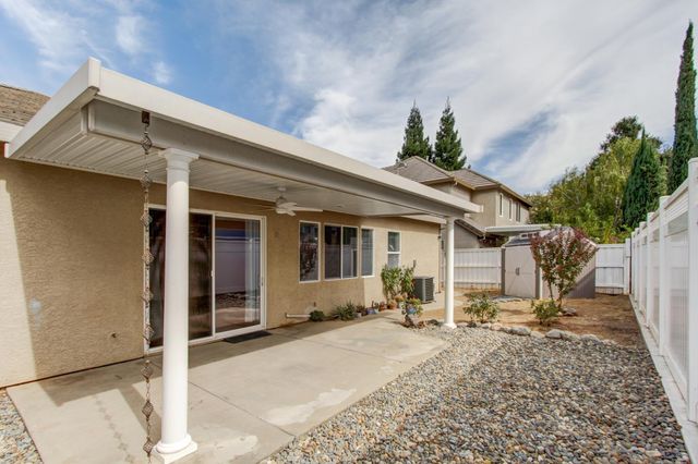 6032 ROSWITHA Ct, Sacramento, CA 95608